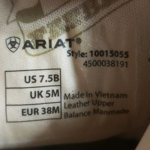 ARIAT Women’s Fat baby Heritage Collection  Boots